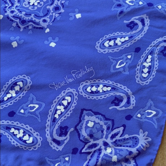 Diane Von Furstenberg Purple and White Paisley Wrap - Picture 3 of 7